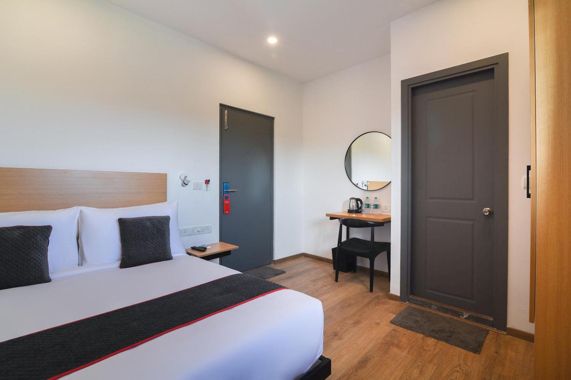 Super Townhouse Spruce Hotels Bellandur Bangalore Exterior foto